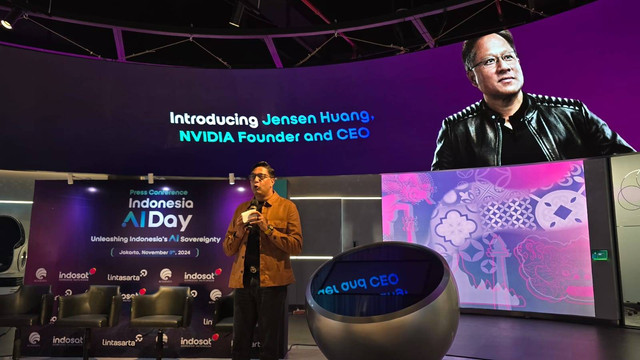 Presiden Direktur Indosat Ooredoo Hutchison, Vikram Sinha, mengumumkan bahwa Jensen Huang, Founder & CEO NVIDIA, bakal hadir di event Indonesia AI Day pada 14 November 2024 di The Tribrata. Foto: Aditya Panji/kumparan