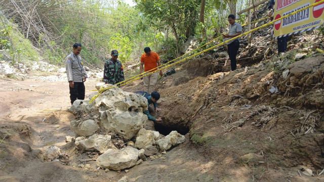 Penampakan lubang misterius di Blitar. Foto: Dok. kumparan