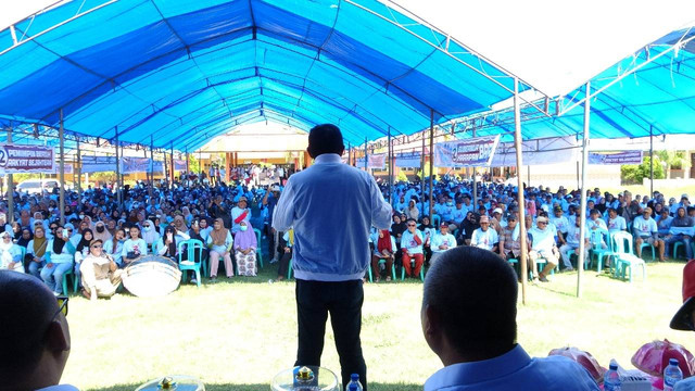 Hugua saat melakukan kampanye di Kabupaten Konawe. Foto: Dok. Istimewa