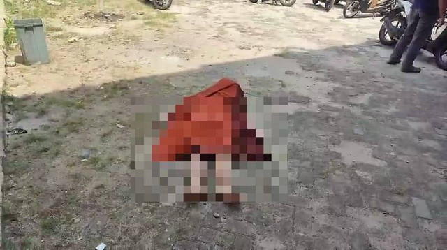 Pengendara sepeda motor yang meninggal usai mengalami kecelakaan di Jalan Pagar Alam seputaran depan Alfamart, Segala Mider, Tanjung Karang Barat. | Foto: Dok Istimewa