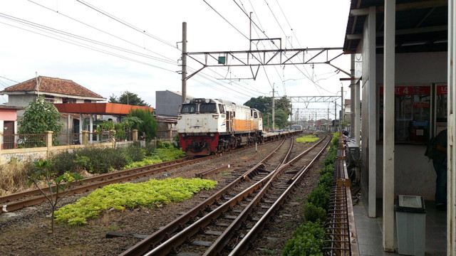 Kereta Matarmaja Ekonomi Malang-Jakarta. Foto Hanya Ilustrasi, Bukan Sebenarnya. Sumber Unsplah Fachry Hadid