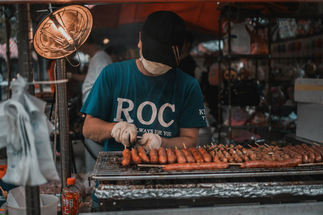 Ilustrasi kalori Sosis Indomaret, sumber gambar: unsplash/Lisanto