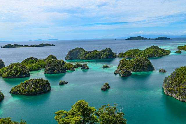 Pulau Bawean. Foto hanyalah ilustrasi, bukan tempat yang sebenarnya. Sumber: Unsplash/SnapSaga