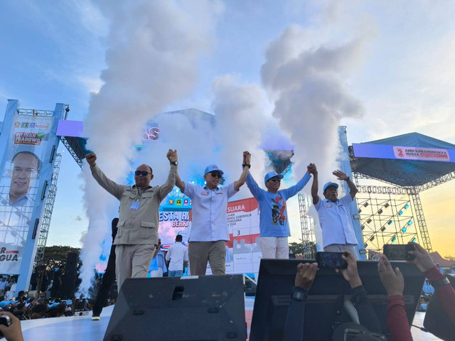 Ketum Partai PPP hadir di kampanye akbar ASR-Hugua. Foto: Dok Istimewa.