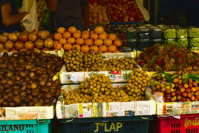 Ilustrasi Cara Memilih Rambutan yang Bagus di Pasar. Unsplash/Jordan Ling