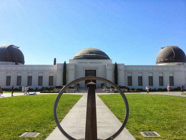 Planetarium Semarang. Foto hanya ilustrasi, bukan tempat sebenarnya. Sumber: Pixabay/sharal