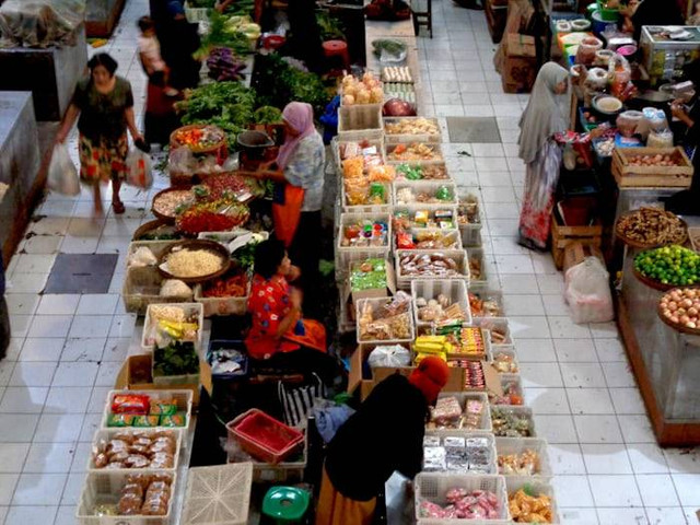 Pasar Cihapit. Foto hanyalah ilustrasi bukan tempat sebenarnya. Sumber: Unsplash/Prabu Panji