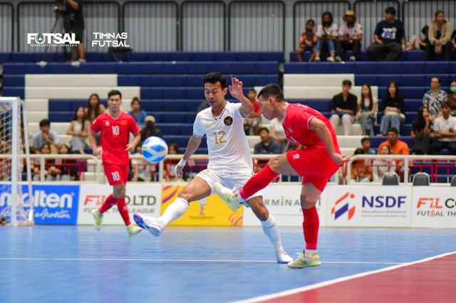 Timnas Futsal Indonesia saat melawan Timnas Futsal Vietnam pada pertandingan Final Piala AFF 2024 di Terminal 21 Nakhon Ratchasima, Thailand, Minggu (10/11/2024). Foto: FFI