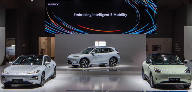 Lini mobil Geely Auto di 2024 Automechanika Frankfurt, Jerman. Foto: Geely Auto