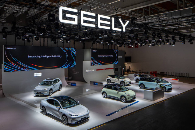 Lini mobil Geely Auto di 2024 Automechanika Frankfurt, Jerman. Foto: Geely Auto