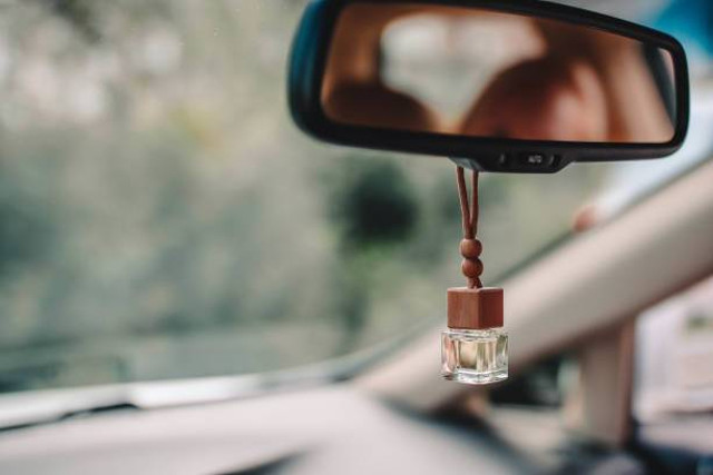 Ilustrasi Penyebab Parfum Mobil Tidak Wangi, Foto: Unsplash/Anton Smirnov.