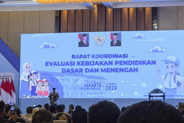 Mendikdasmen, Abdul Mu'ti di acara Rapat Koordinasi Evaluasi Kebijakan Pendidikan Dasar dan Menengah di Sheraton Hotel Gandaria, Jakarta, Senin (11/11/2024). Foto: Luthfi Humam/kumparan