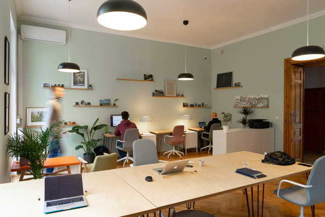 Coworking Space di Surabaya. Foto hanya ilustrasi, bukan tempat sebenarnya. Foto: dok. Unsplash/Yolk CoWorking - Krakow