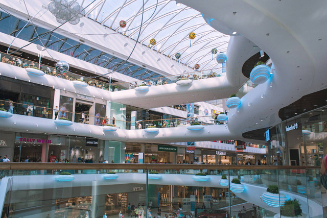 Makanan di Galaxy Mall 3. Foto hanya ilustrasi, bukan tempat sebenarnya. Foto: dok. Unsplash/Dmitriy Zarivniy