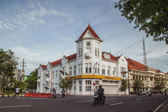 3 Patung Sura dan Baya. Foto hanya ilustrasi, bukan tempat sebenarnya. Foto: dok. Unsplash/Kristian Tandjung