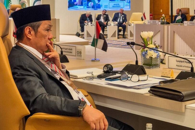 Wamenlu Muhammad Anis Matta menghadiri Pertemuan Persiapan Konferensi Tingkat Tinggi (KTT) Luar Biasa Organisasi Kerja Sama Islam (OKI) dan Liga Arab, di Riyadh, Arab Saudi, Minggu (10/11/2024). Foto: Kemlu RI