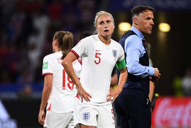 Steph Houghton saat membela Timnas Wanita Inggris.  Foto: FRANCK FIFE / AFP