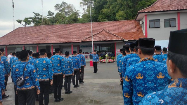 Petugas Lapas Permisan Ikuti Upacara Hari Pahlawan