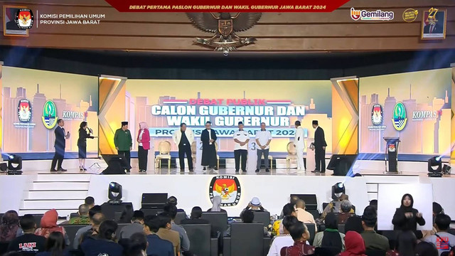 Debat Pilgub Jawa Barat 2024 di Gedung Graha Sanusi Kampus Universitas Padjadjaran, Bandung, Senin (11/11/2024). Foto: Youtube/KPU Provinsi Jawa Barat