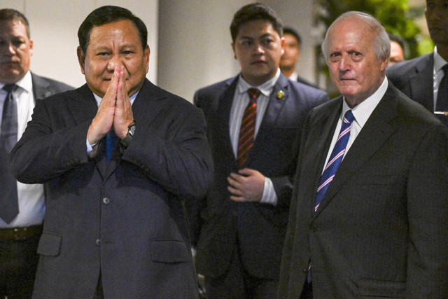 Presiden Prabowo Subianto (kiri) bersama Presiden United States Indonesia Society (Usindo) David Merrill (kanan) mengikuti pertemuan dengan anggota Usindo di Washington DC, Amerika Serikat, Senin (11/11/2024). Foto: ANTARA FOTO/Hafidz Mubarak A