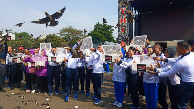 KSAL Laksamana TNI Muhammad Ali saat menghadiri acara jalan sehat dalam rangka HUT ke-79 Marinir di Kesatrian Marinir, Cilandak, Jaksel, Selasa (12/11). Foto: Thomas Bosco/kumparan