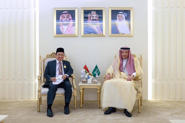 Wakil Menteri Luar Negeri, Anis Matta melakukan pertemuan bilateral dengan Wakil Menteri Luar Negeri Arab Saudi, Waleed A. Elkhereiji di Riyadh pada 10 November 2024. Foto: Dok. Istimewa