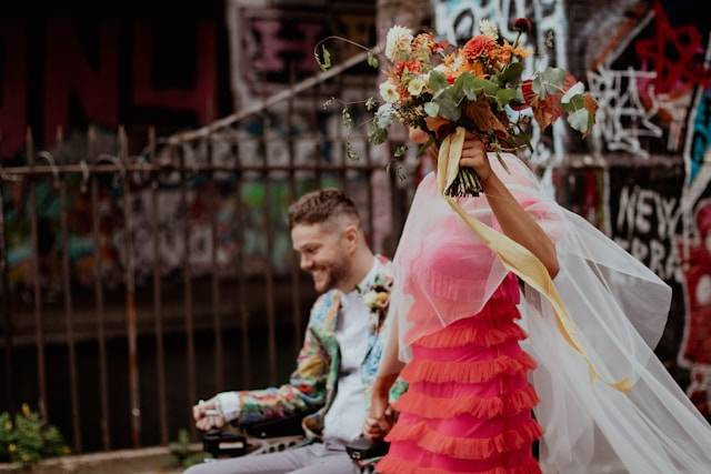 Syarat Pas Foto Nikah. Foto hanya ilustrasi. Sumber foto: Unsplash/Ellie