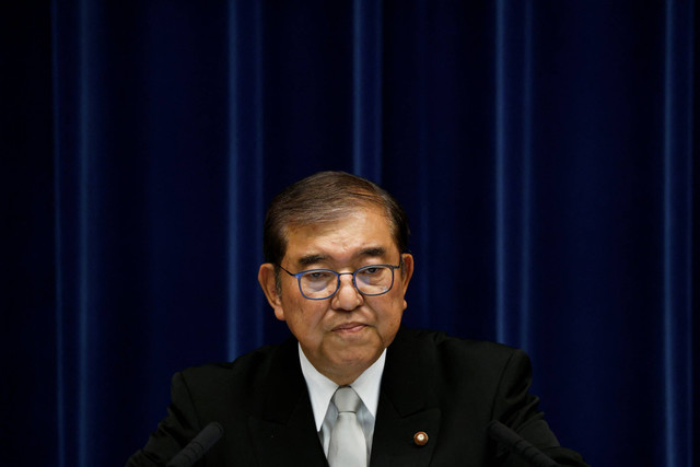 Perdana Menteri Jepang Shigeru Ishiba menghadiri konferensi pers di kantor perdana menteri di Tokyo, Jepang, Senin (11/11/2024). Foto: Kiyoshi Ota / POOL / AFP