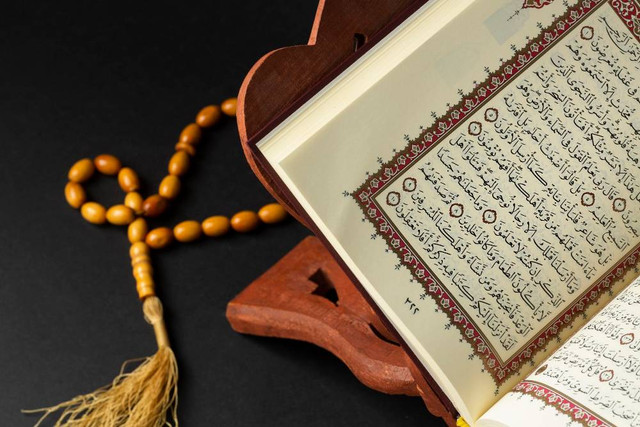 Gambar 1. Al Qur'an Macam-Macam Tajwid, Sumber : Freepik