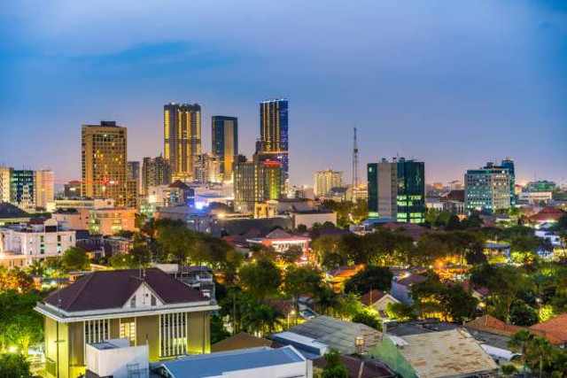 Sumber: https://media.istockphoto.com/id/1082929112/photo/surabaya-cityscape-indonesia.jpg?s=612x612&w=0&k=20&c=l9mI5bfy-a7_numep1Bcc8tlHJzv5lR4-K6dQK6wvc0=