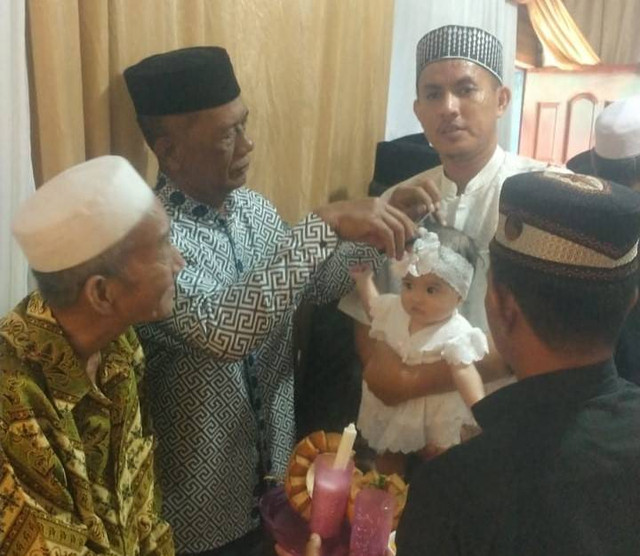 Acara Tasmiyah biasanya terdapat Tradisi Berudot. Sumber : dokumen pribadi (Rifky Rudiansyah)