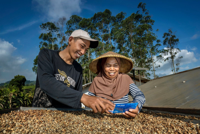 BRI salurkan kredit kepada pelaku UMKM. Foto: Dok. BRI