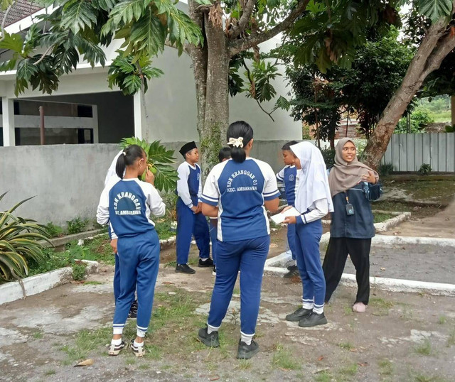 Pebelajaran di Luar Ruangan, Mengenal Makhluk Hidup