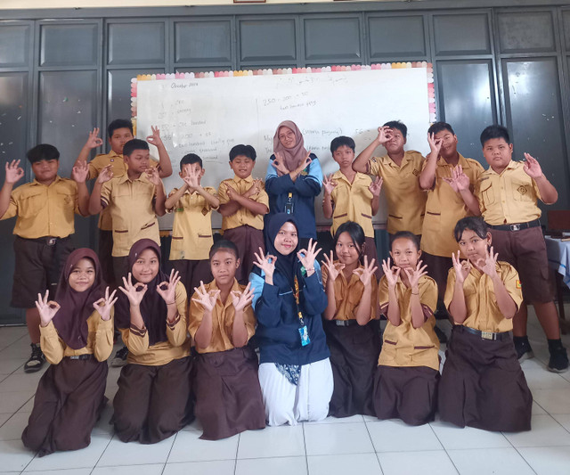 Pembelajaran Bahasa Inggris berbasis Games di SDN Kranggan 01