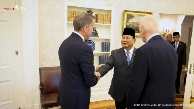 Presiden Prabowo Subianto (kiri) melakukan pertemuan dengan Presiden Amerika Serikat Joe Biden (kanan) di Gedung Putih, Washington DC, Amerika Serikat, Selasa (12/11/2024). Foto: YouTube/ Sekretariat Presiden