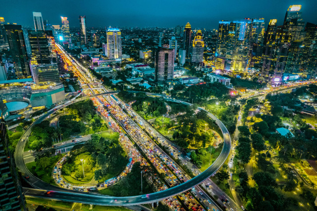 Ganjil Genap Jakarta Jam Berapa? Kepadatan Lalu Lintas di Simpang Susun Semanggi. Foto: Pexels/Afif Ramdhasuma.