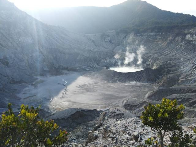 Pesona Bukit Widodaren Bromo. Foto hanya ilustrasi, bukan tempat sebenarnya. Sumber: Unsplash/Fery Andriyansyah