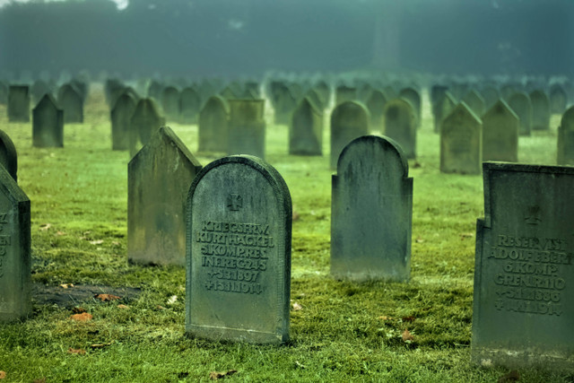 Ilustrasi makam sunan kudus, foto: unsplash/Marek Studzinski