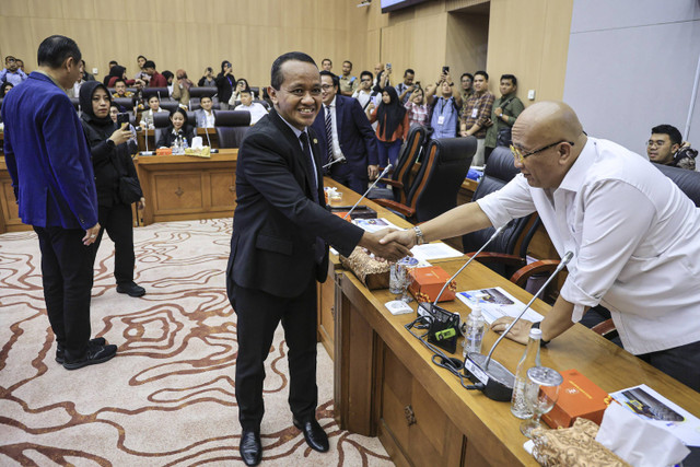 Menteri ESDM Bahlil Lahadalia, Rabu (13/11/2024).  Foto: Dhemas Reviyanto/ANTARA FOTO