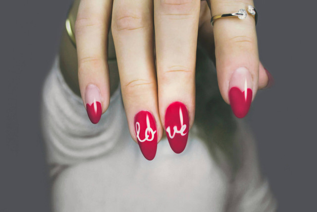 Ilustrasi Cara agar Nail Art Awet, Foto: Unsplash/DESIGNECOLOGIST