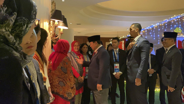 Presiden Republik Indonesia Prabowo Subianto tiba di hotel tempat menginap di kawasan San Isidiro, Lima, Peru, Rabu (13/11/2024).  Foto: Zamachsyari/kumparan