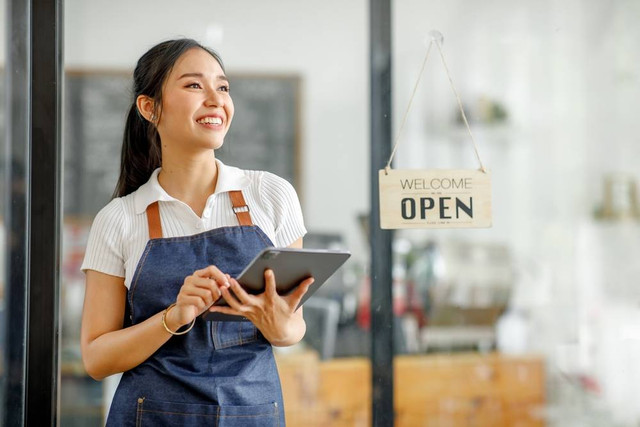 Ilustrasi mengembangkan bisnis coffee shop. Foto: Shutterstock