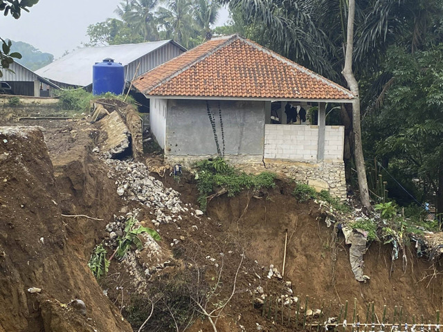 Kondisi area Ponpes Darussyifa Al-Fithroh Yaspida Sukabumi yang longsor, Kamis (14/11/2024). Foto: Dok. Sukabumi Update