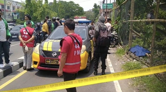 Polisi di lokasi penemuan mayat di Sleman, Kamis (14/11/2024). Dok: Ist.