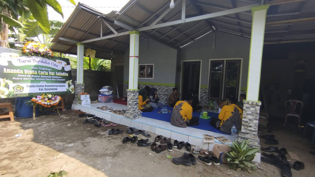 Suasana rumah duka korban pemerkosaan-pembunuhan di Banyuwangi, Kamis (14/11/2024). Foto: kumparan