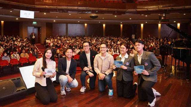 Universitas Pelita Harapan (UPH) menggelar seminar inspiratif bertajuk “Kick-Off Muda Sukses”, pada 6 November 2024. Acara ini menghadirkan dua sosok inspiratif yakni, Billy Boen, Founder dan Chief Executive Officer (CEO) Young on Top (YoT) dan Managing Partner Maven Asia Capital, serta Richie Wirjan, Co-Founder Foundry.id dan Alumni Ilmu Komunikasi UPH angkatan 2007.