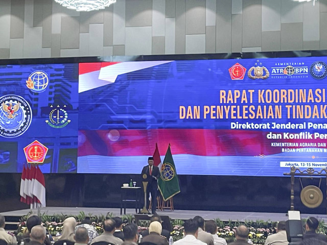 Menteri Agraria dan Tata Ruang/Kepala Badan Pertanahan Nasional (ATR/BPN), Nusron Wahid, dalam acara rapat koorndinasi dan penyelesaian tindak pidana pertanahan di Jakarta, Kamis (14/11/2024). Foto: Ghifari/kumparan 