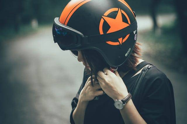 Ilustrasi helm slim head. Sumber foto: Pexels/MIXU