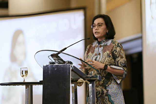 Sumber: https://www.shutterstock.com/image-photo/finance-minister-indonesia-mrs-sri-mulyani-1194054862