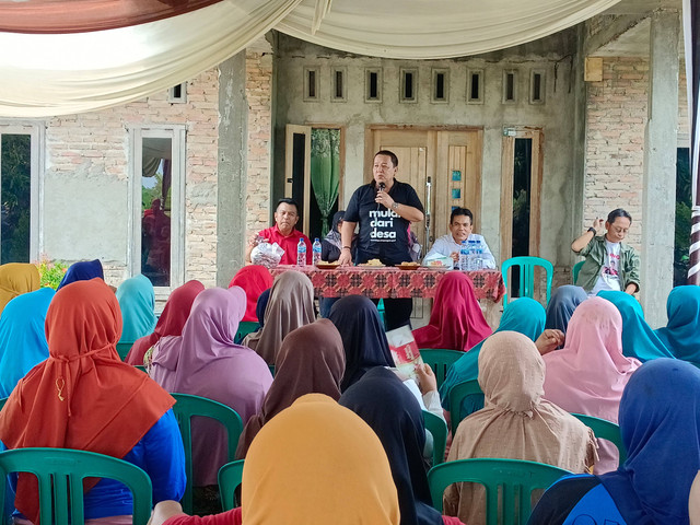 Pertemuan Calon gubernur nomor urut 01, Arinal Djunaidi dengan petani bawang di Desa Guruk, Lampung Selatan | Foto : Ist